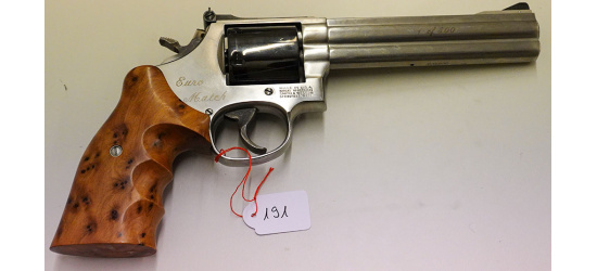 Occasion/Kommission; Revolver, Smith & Wesson, Modell 686-4 Euro Match, schwarze/ungeflutete Trommel, Kal. .357 Mag., 6" Lauf, 6 Schuss, Ref.: 191