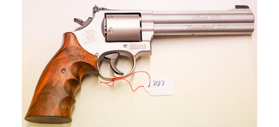 Occasion/Kommission; Revolver, Smith & Wesson, Modell 686-5 International DX, Kal. .357 Mag., 6" Lauf, Ref.: 807