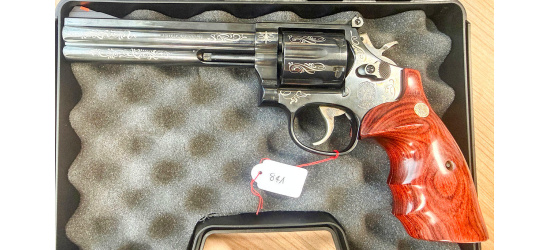 Occasion/Kommission; Revolver, Smith & Wesson, Modell 586-3, laser graviert, Kal. .357 Mag., 6" Lauf, Ref.: 841